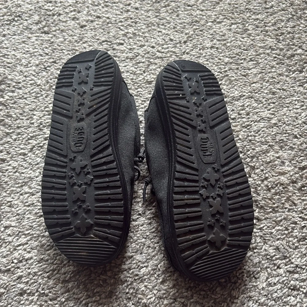 Hey Dude Kids Shoes - Picture 5 of 6